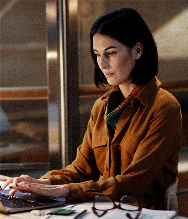 serious-businesswoman-typing-on-laptopa.jpg